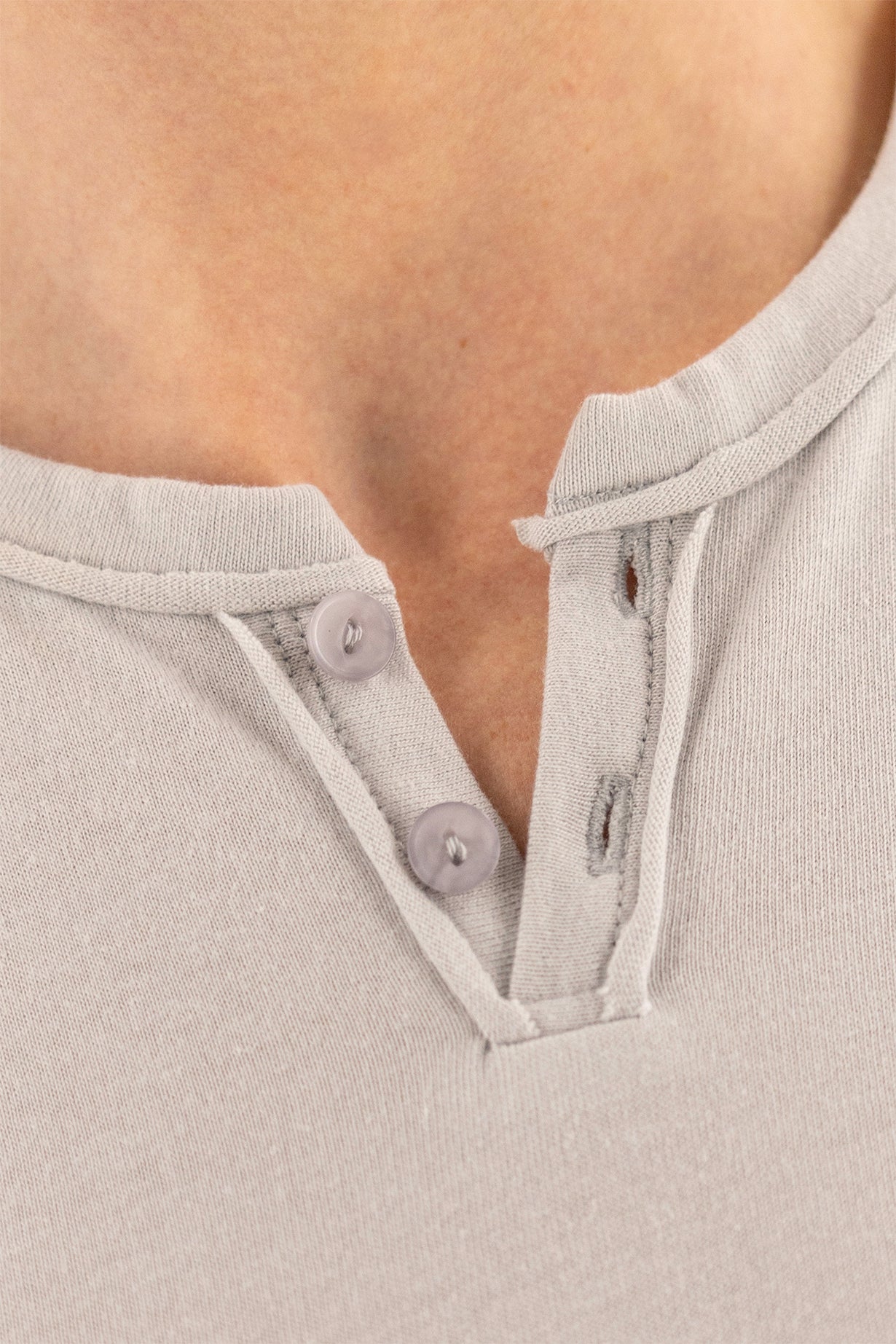 Quiet Grey FRONTCLOSEUP